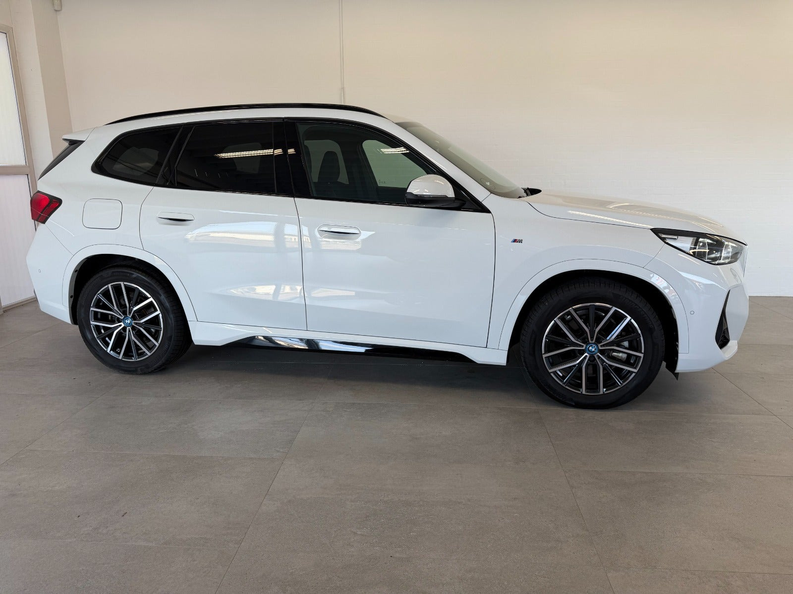 undefined BMW iX1 fra 2025