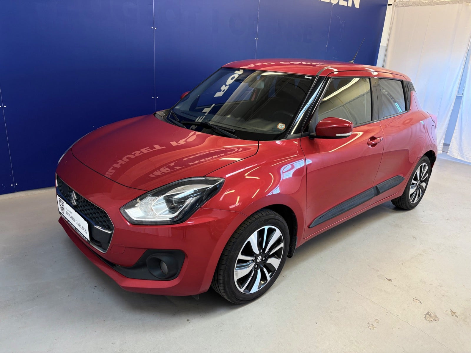 Rød Suzuki Swift fra 2018