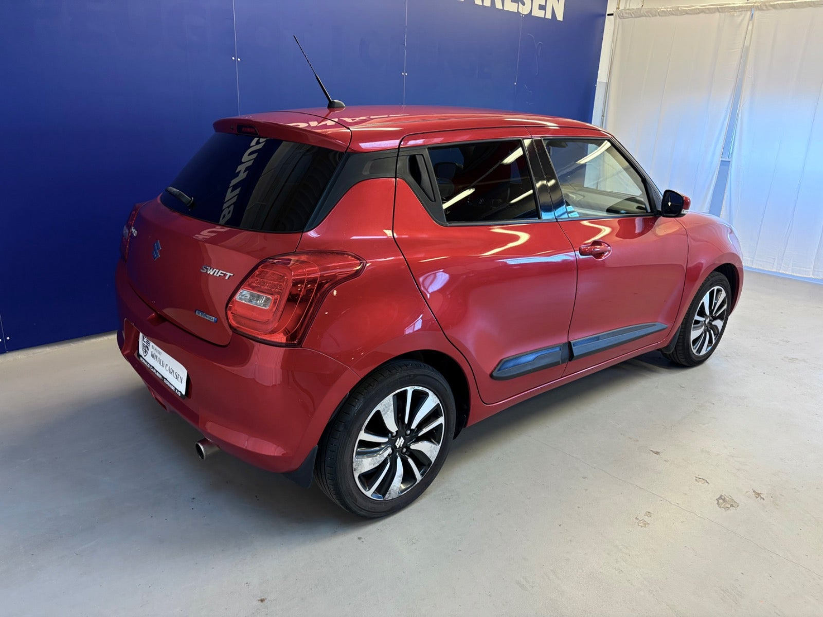Rød Suzuki Swift fra 2018