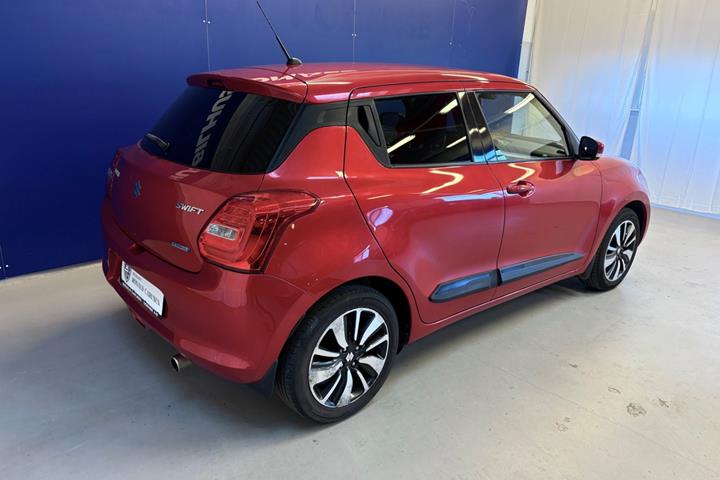 Rød Suzuki Swift fra 2018