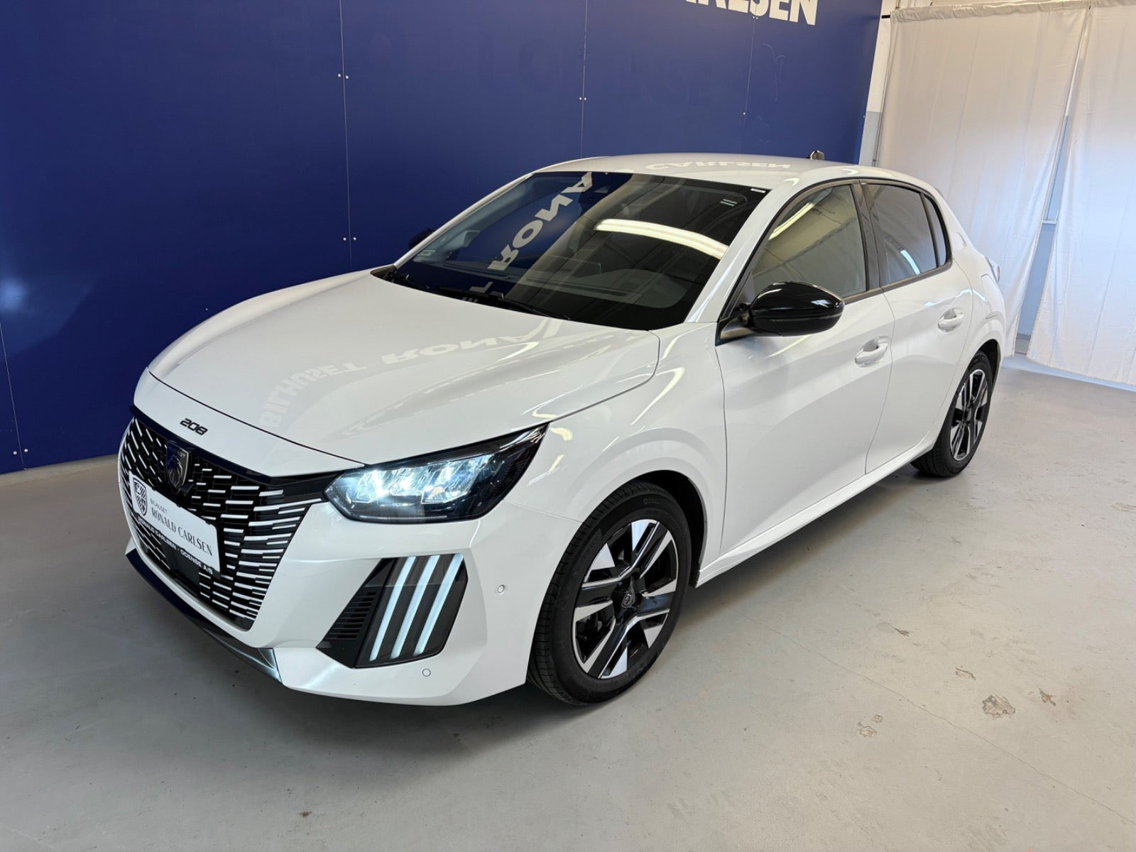 Hvid Peugeot 208 fra 2024