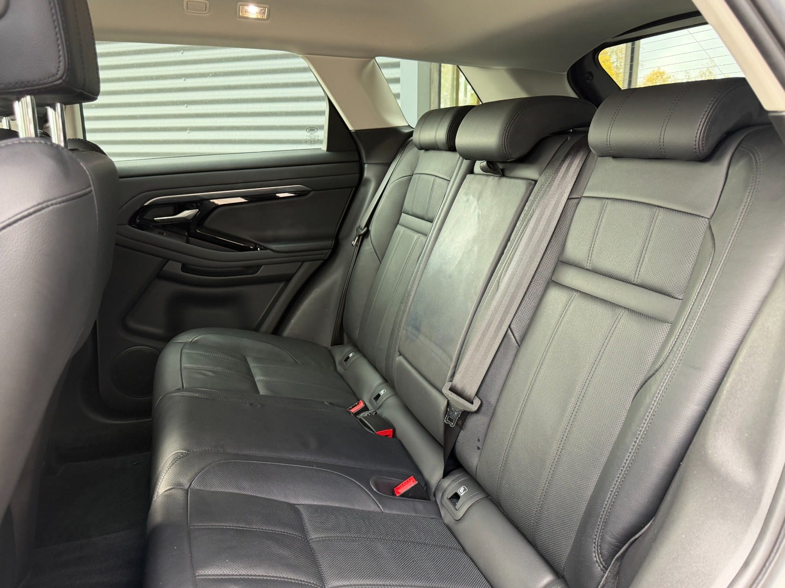 Grå Land Rover Range Rover evoque fra 2020