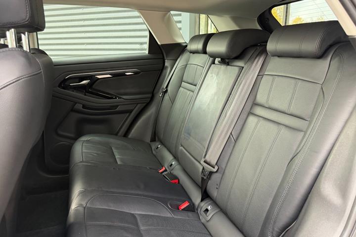 Grå Land Rover Range Rover evoque fra 2020