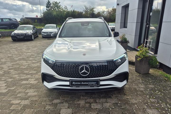Hvid Mercedes EQB250+ fra 2025