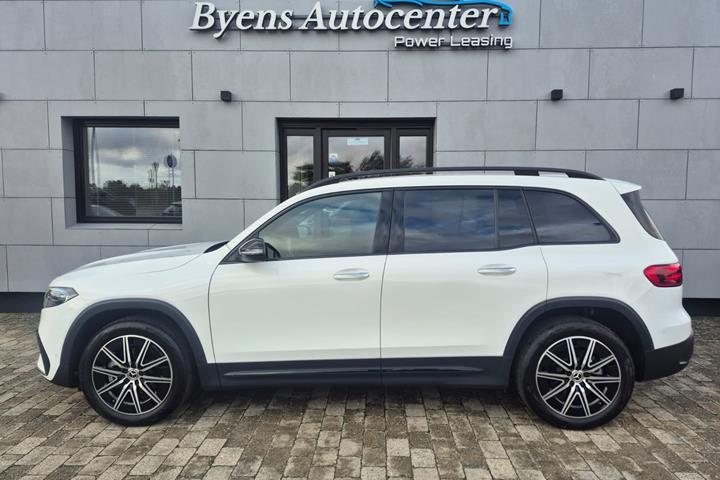 Hvid Mercedes EQB250+ fra 2025