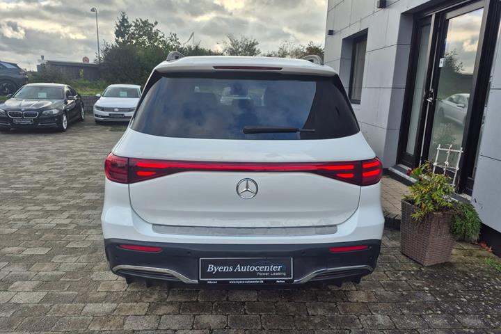 Hvid Mercedes EQB250+ fra 2025