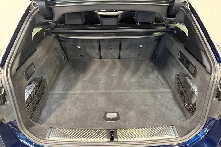 Blå BMW i5 fra 2026