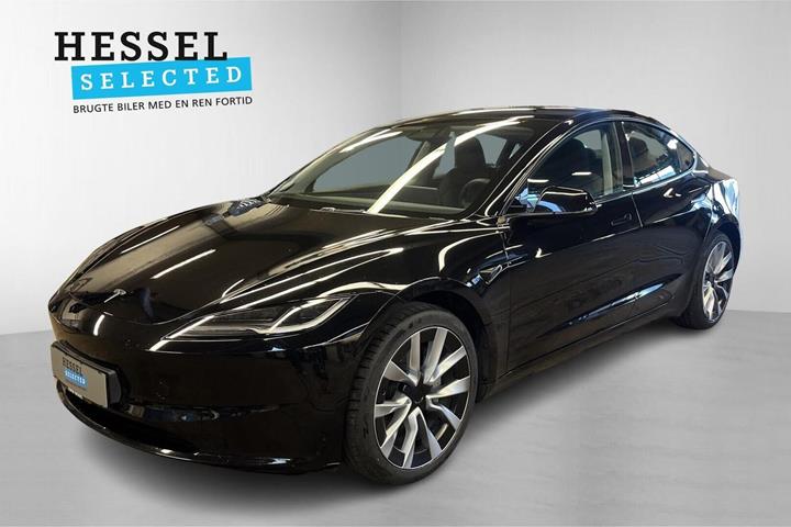 Sort Tesla Model 3 fra 2024