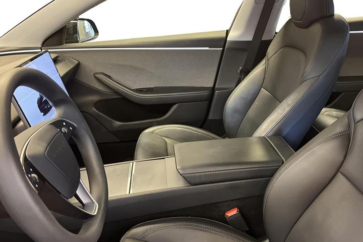 Sort Tesla Model 3 fra 2024