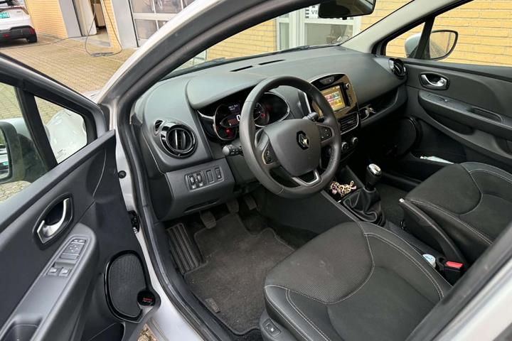 Sølv Renault Clio IV fra 2019