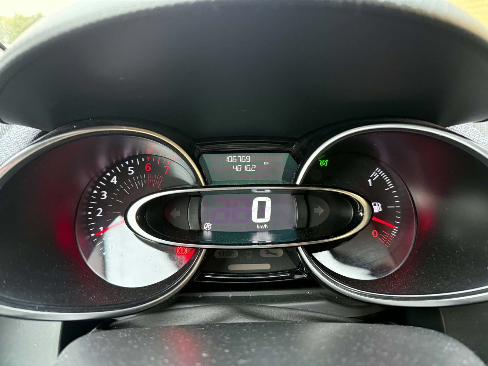 Sølv Renault Clio IV fra 2019