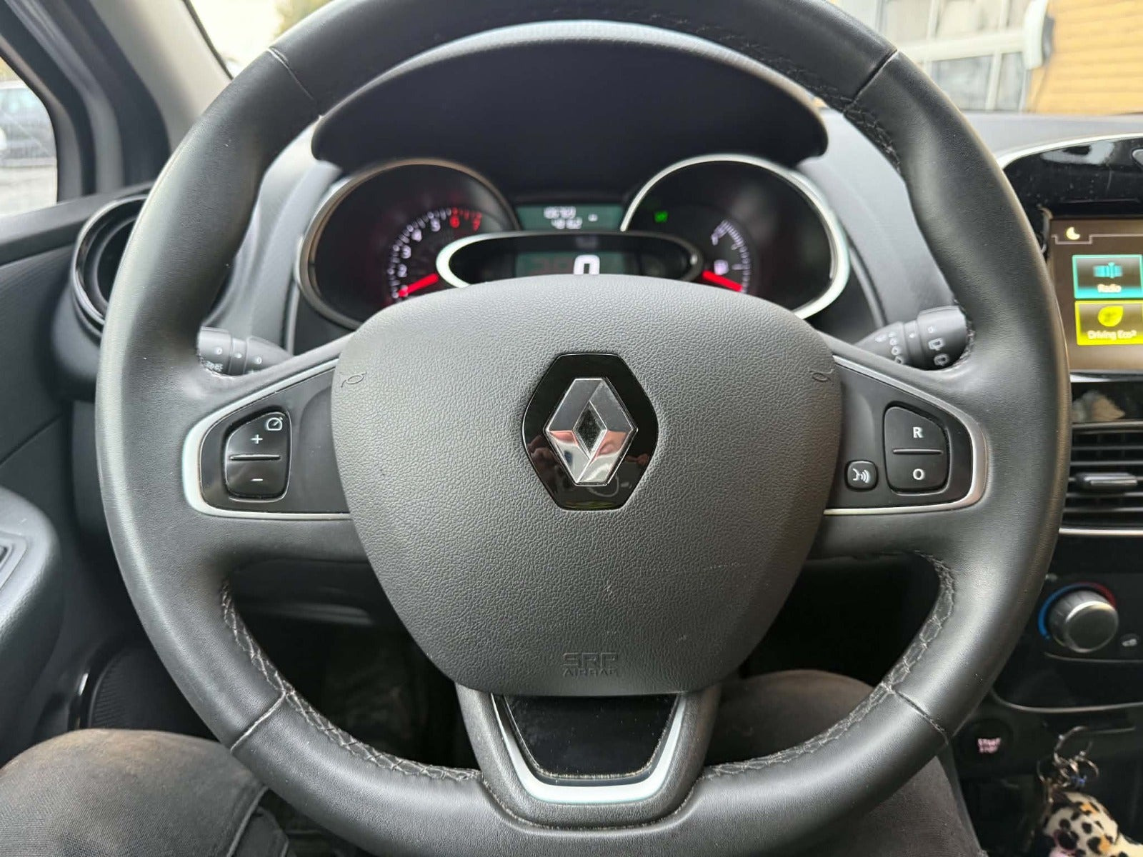 Sølv Renault Clio IV fra 2019