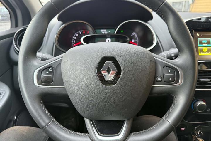 Sølv Renault Clio IV fra 2019