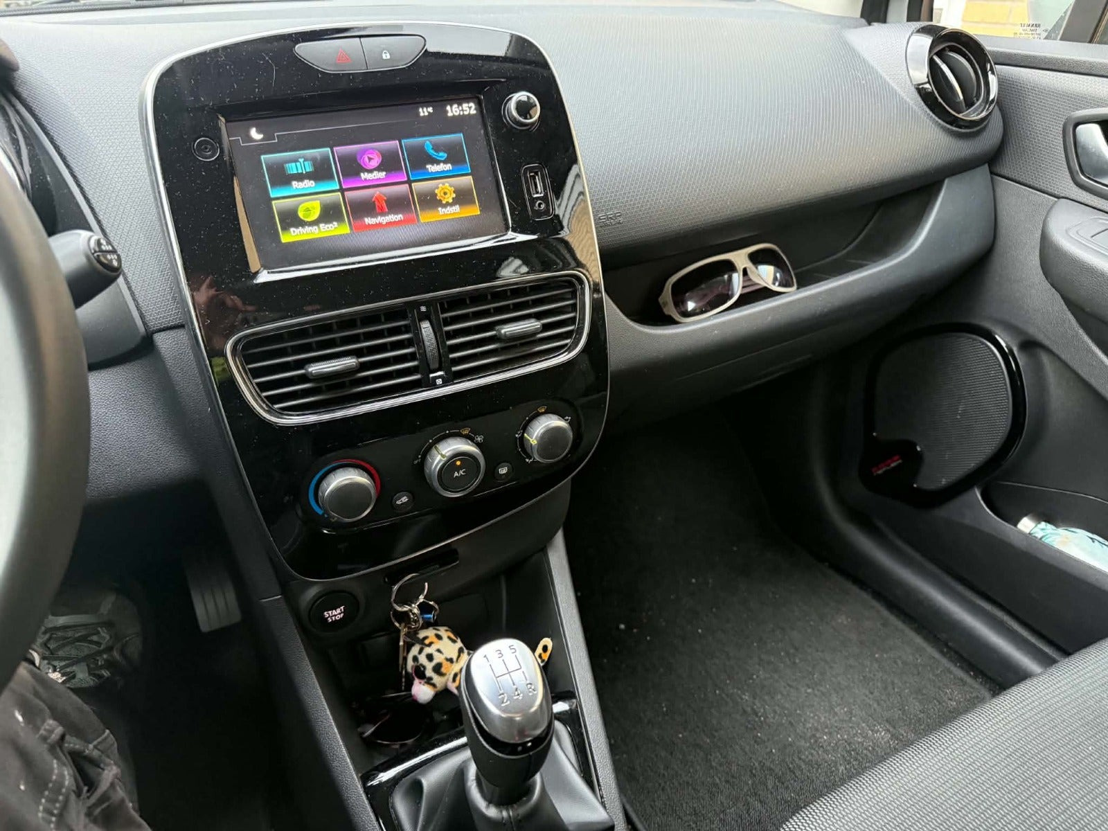 Sølv Renault Clio IV fra 2019