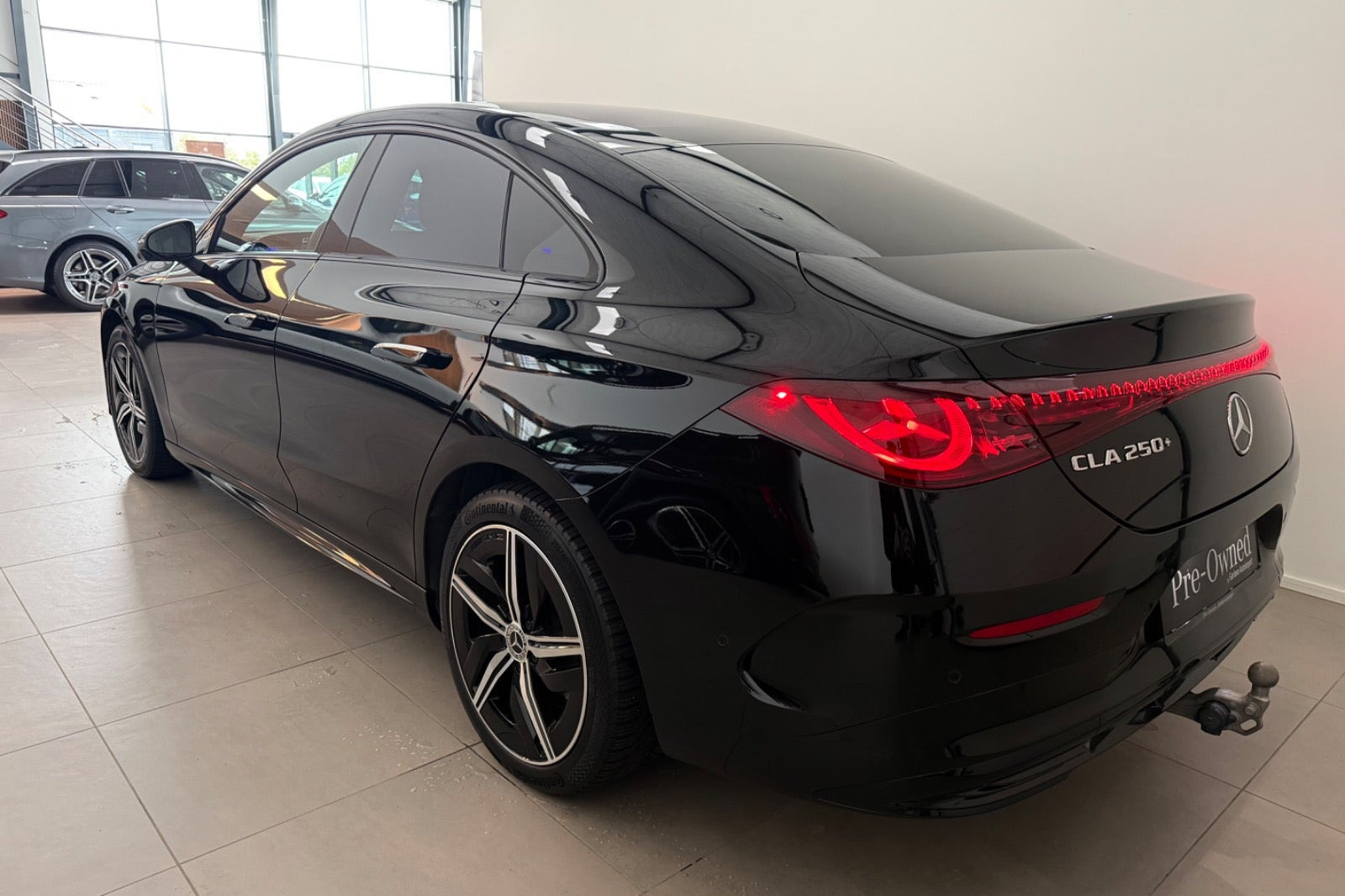 Sort Mercedes CLA250+ fra 2025