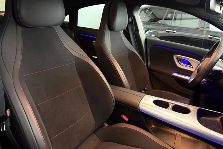 Sort Mercedes CLA250+ fra 2025