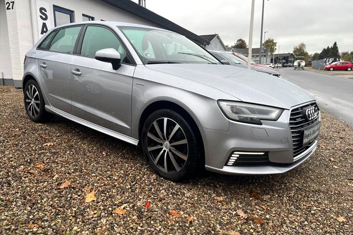 Sølv Audi A3 fra 2018