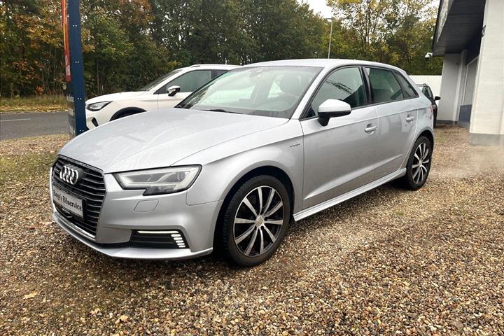 Sølv Audi A3 fra 2018