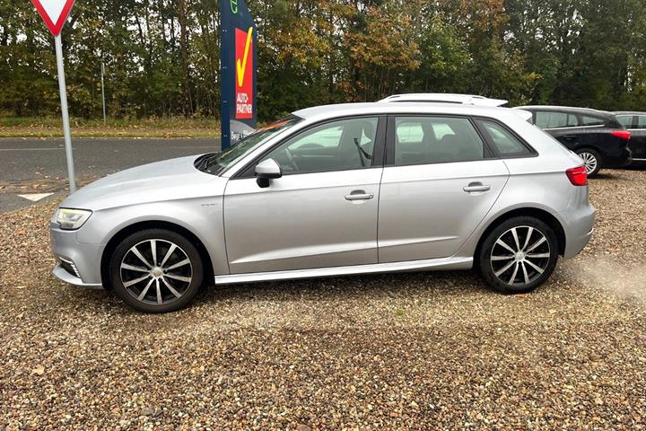 Sølv Audi A3 fra 2018