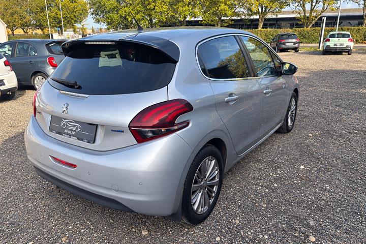 undefined Peugeot 208 fra 2016
