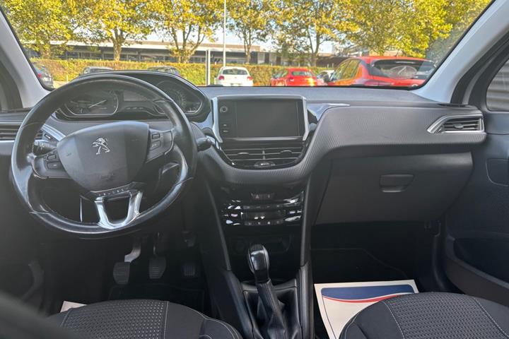 undefined Peugeot 208 fra 2016