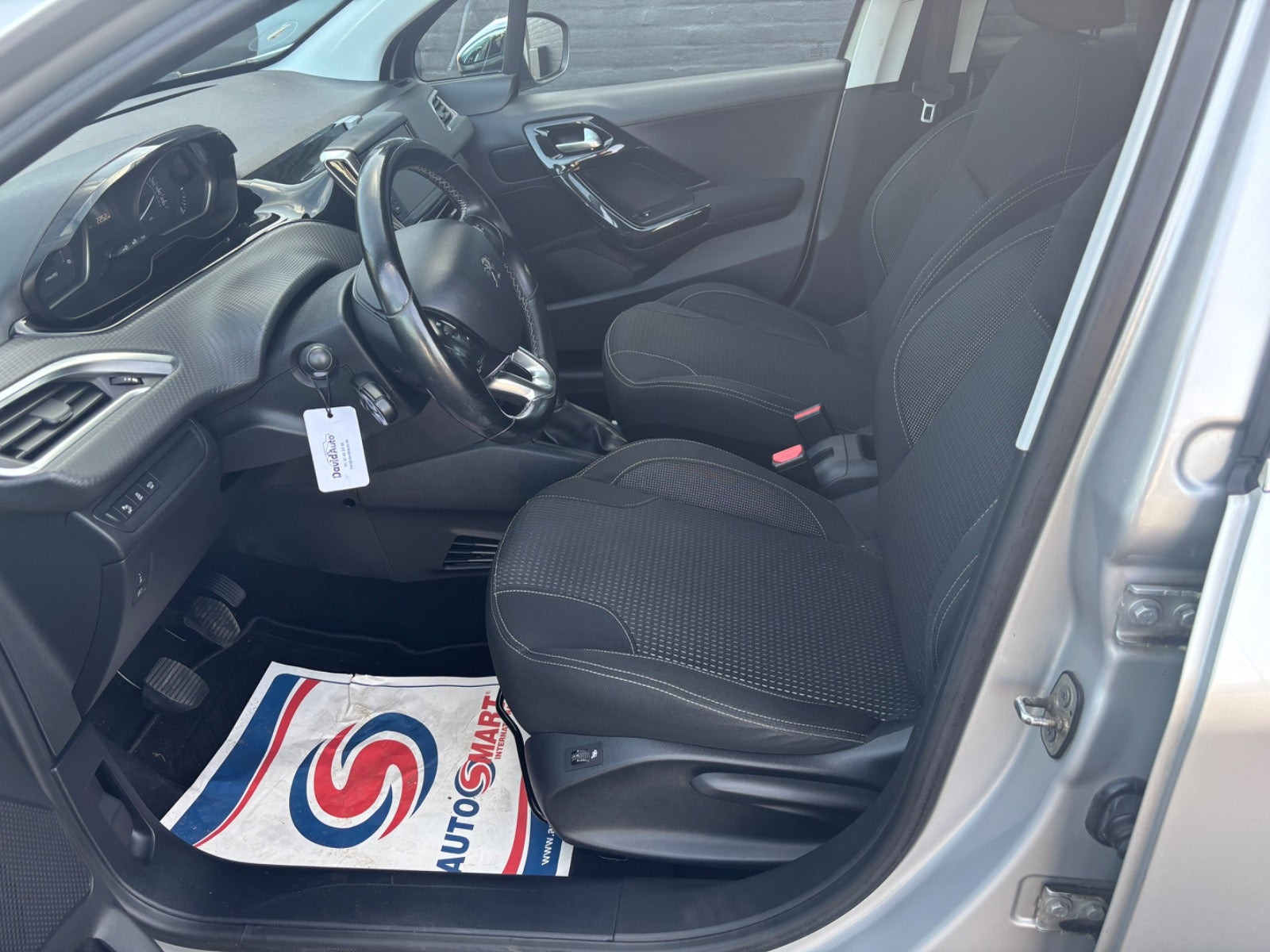 undefined Peugeot 208 fra 2016