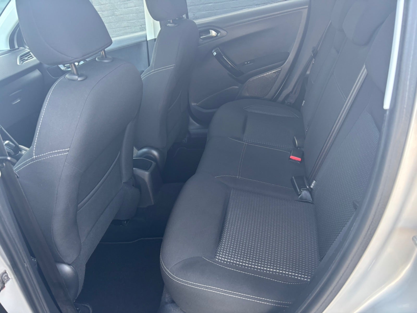 undefined Peugeot 208 fra 2016