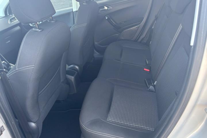 undefined Peugeot 208 fra 2016