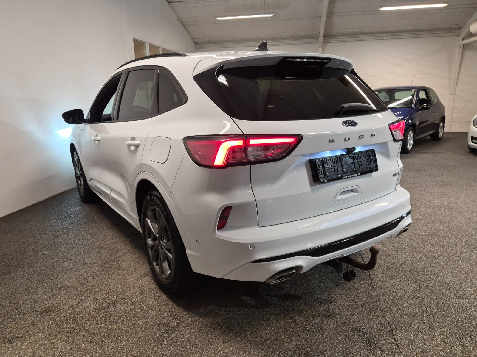 Hvid Ford Kuga fra 2021