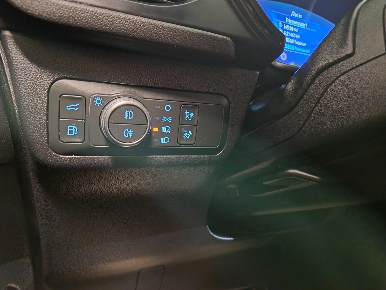 Hvid Ford Kuga fra 2021