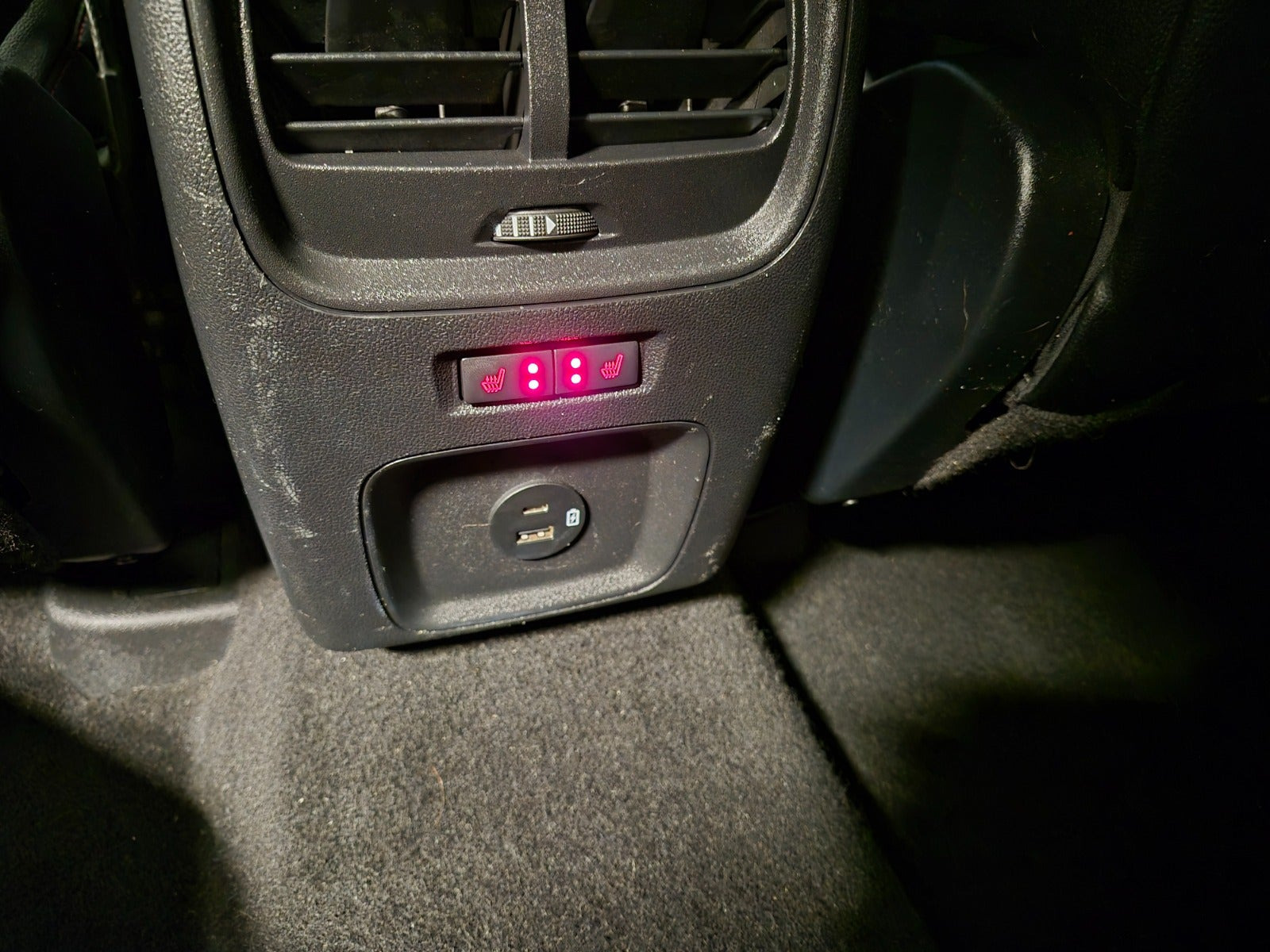 Hvid Ford Kuga fra 2021