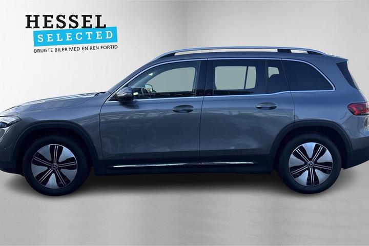 Grå Mercedes EQB250 fra 2023