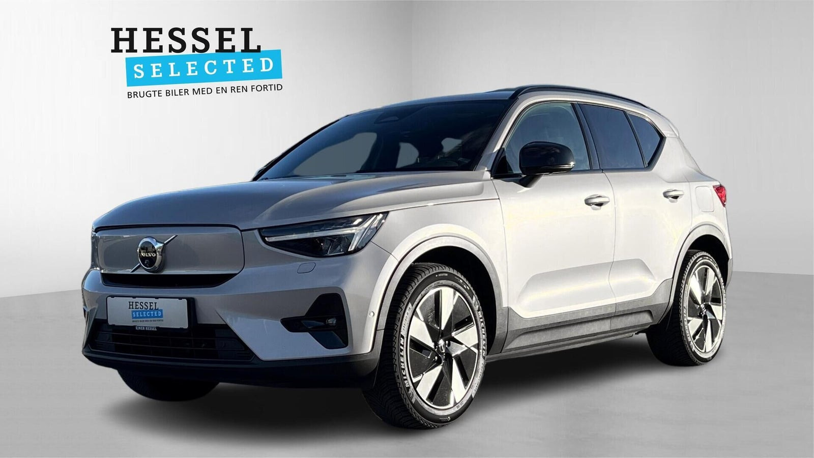 Sølv Volvo XC40 fra 2023