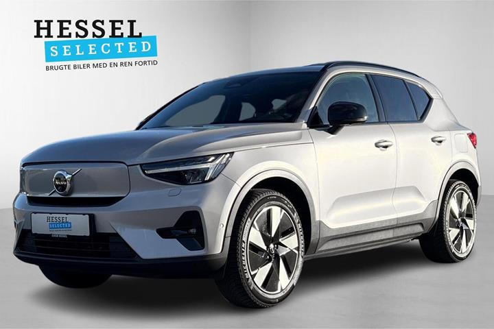 Sølv Volvo XC40 fra 2023