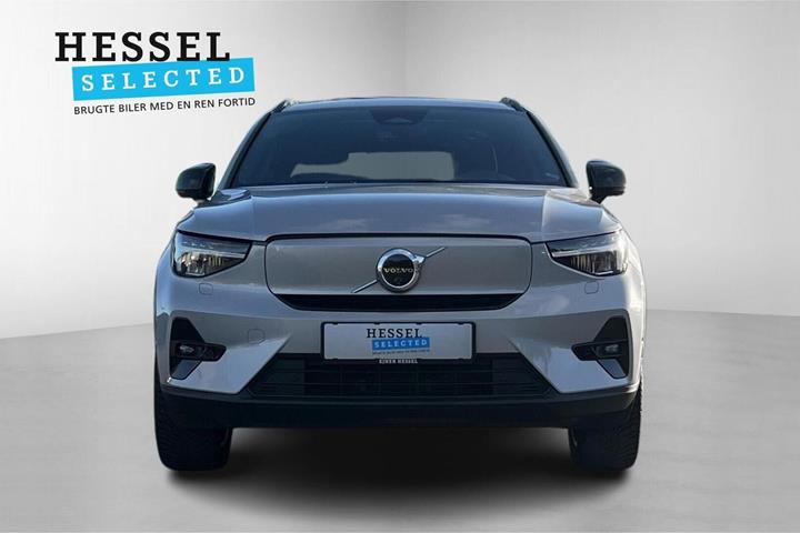 Sølv Volvo XC40 fra 2023