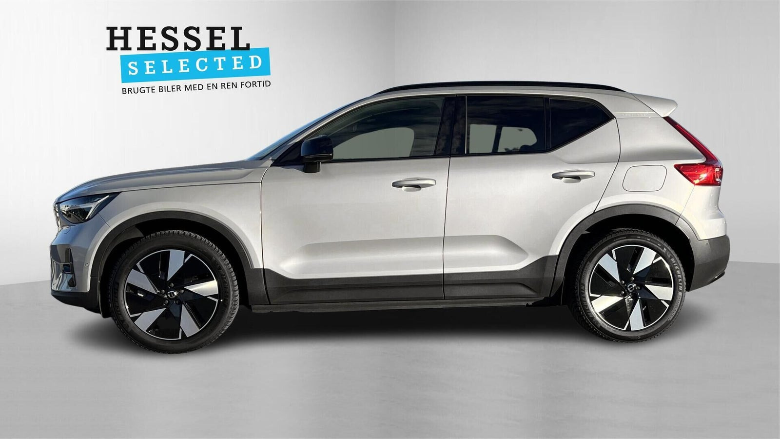 Sølv Volvo XC40 fra 2023