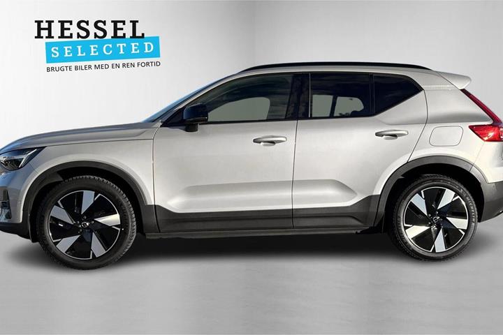 Sølv Volvo XC40 fra 2023