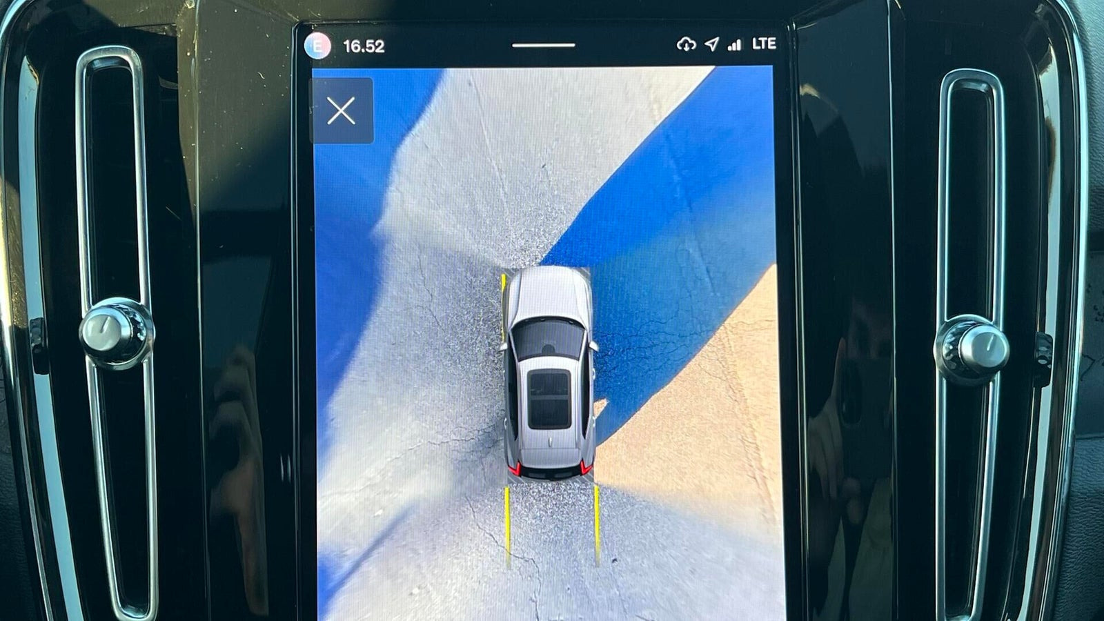 Sølv Volvo XC40 fra 2023