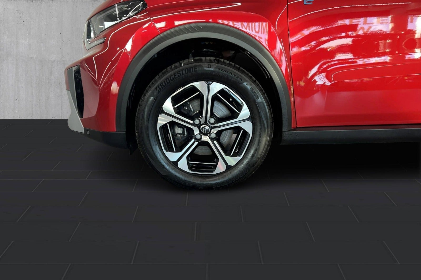 Rød Citroën e-C3 Aircross fra 2025