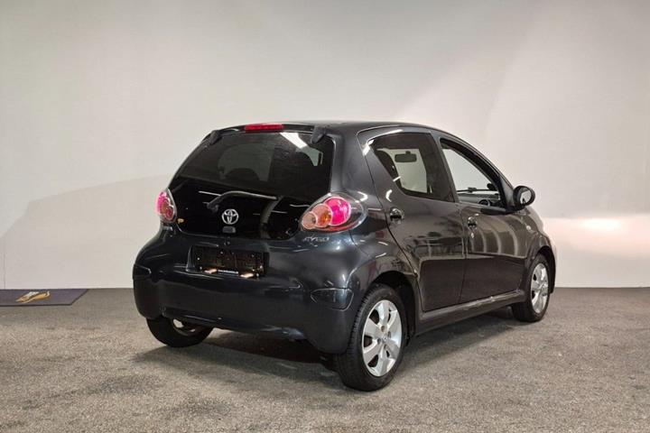 Grå Toyota Aygo fra 2014
