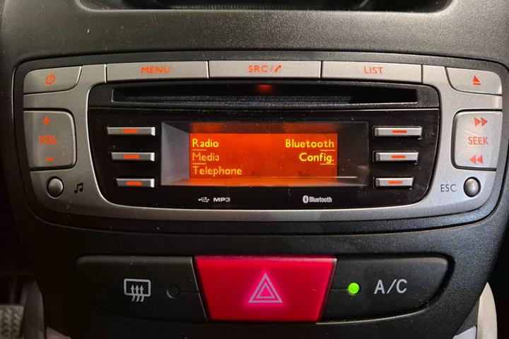 Grå Toyota Aygo fra 2014