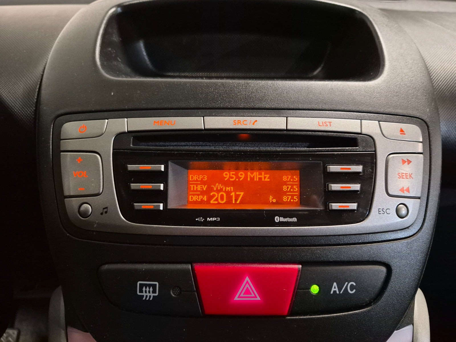 Grå Toyota Aygo fra 2014