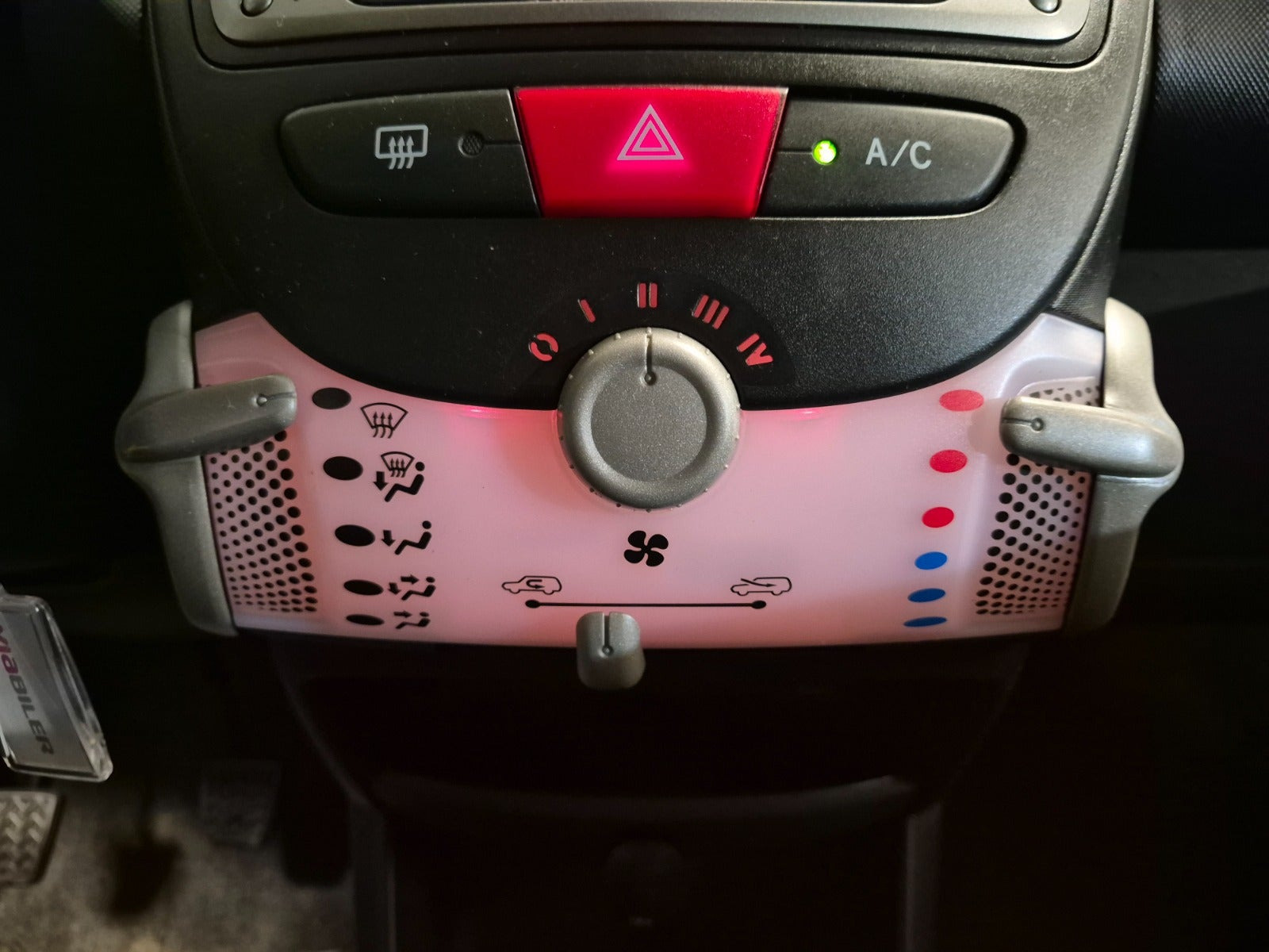 Grå Toyota Aygo fra 2014