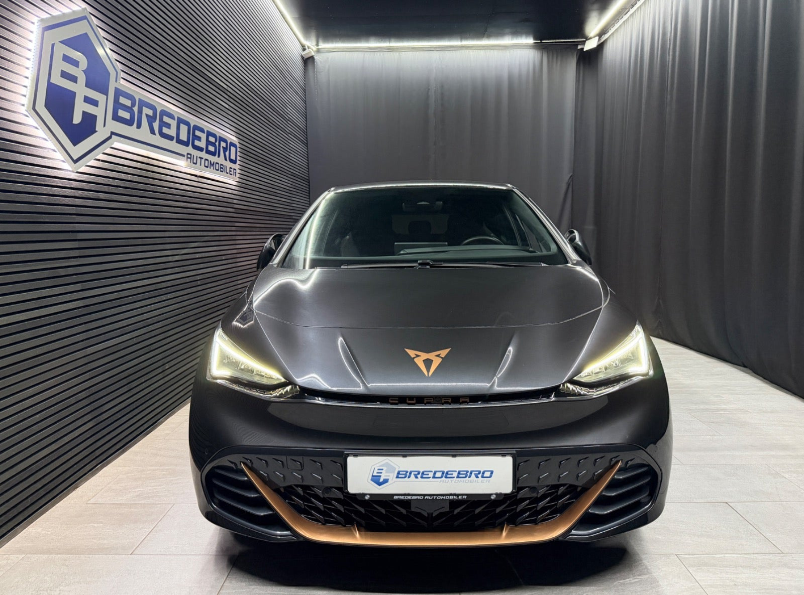 Grå Cupra Born fra 2024