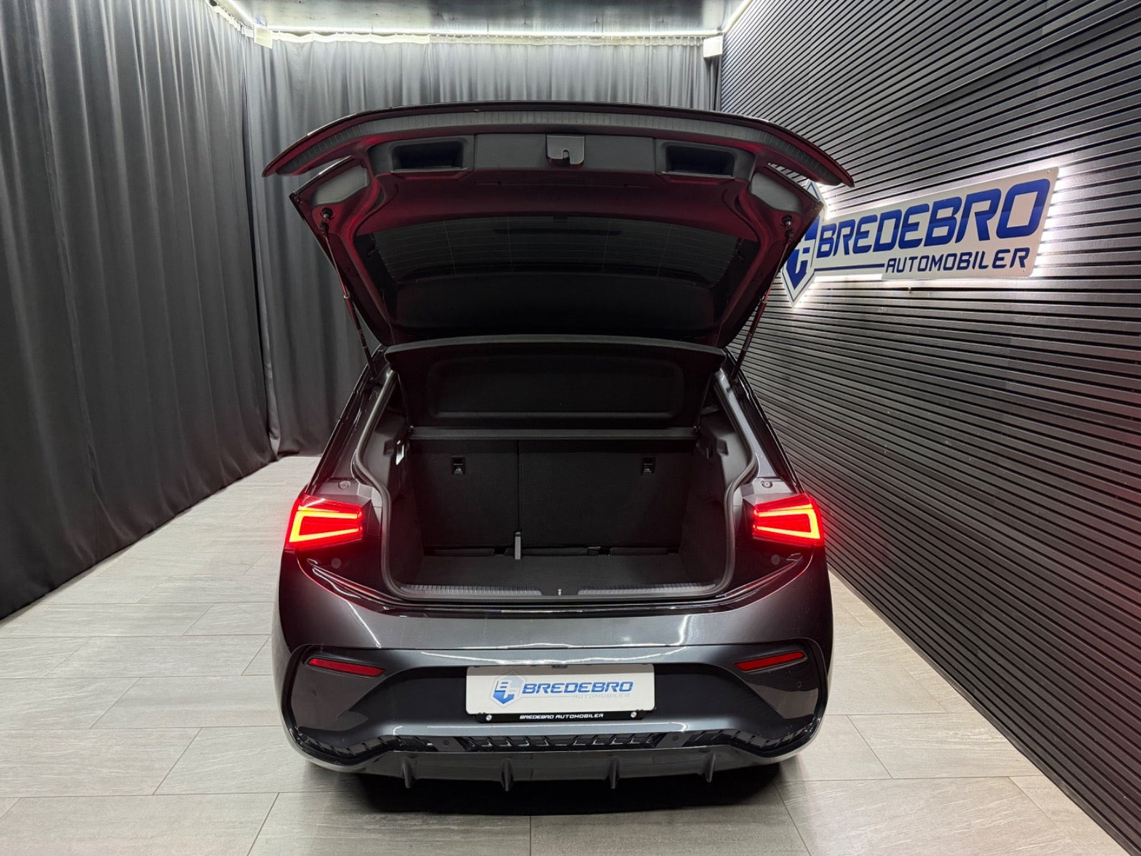 Grå Cupra Born fra 2024