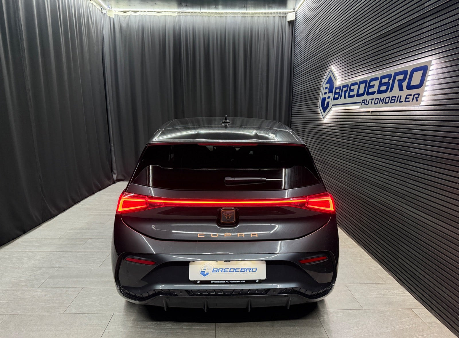 Grå Cupra Born fra 2024