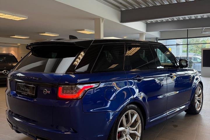 Blå Land Rover Range Rover sport fra 2020