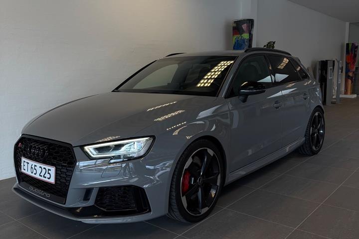Grå Audi RS3 fra 2018