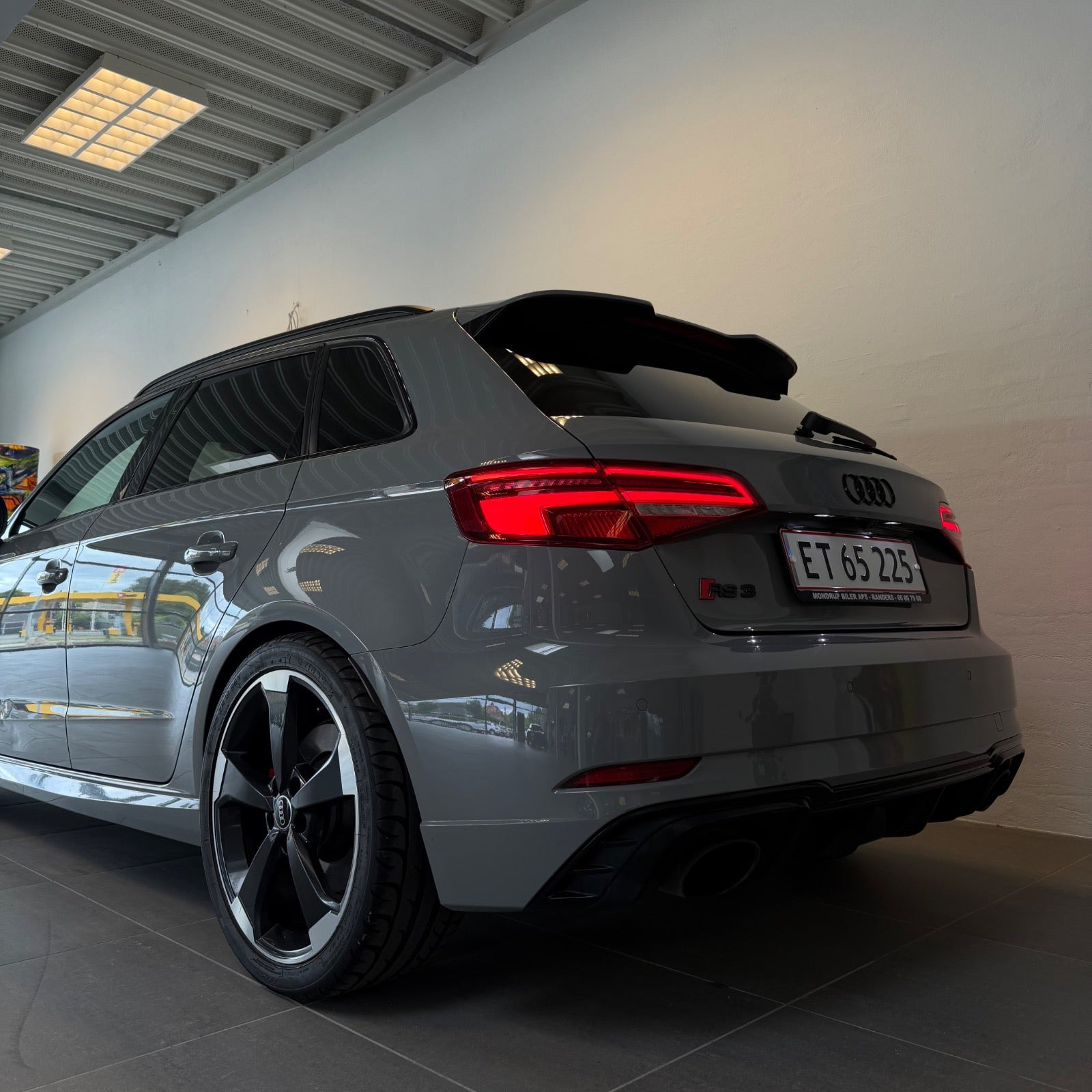 Grå Audi RS3 fra 2018