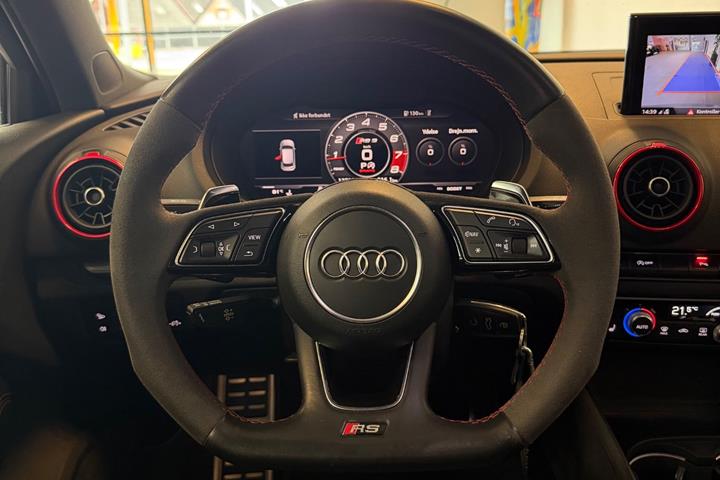 Grå Audi RS3 fra 2018